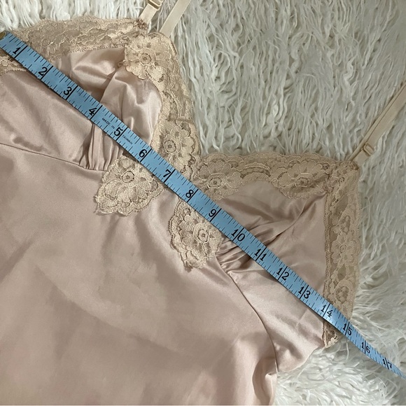 Vassarette Nude/Blush Vintage Slip - Picture 9 of 11